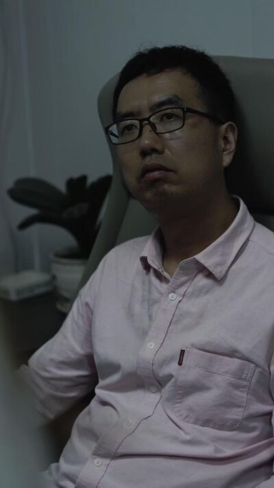 《小城青年之不玩笑婚姻》劇照