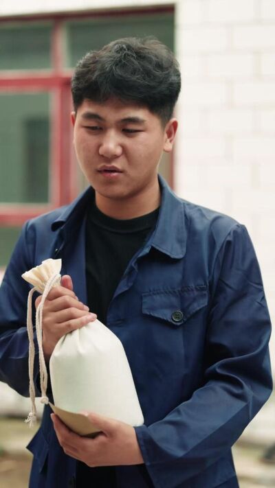 《槐花落了又开》剧照