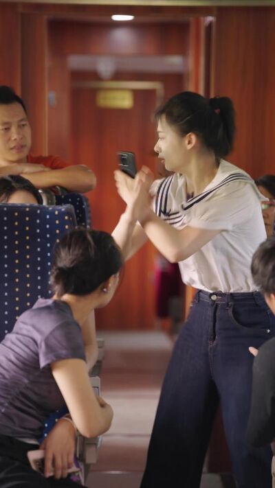 《紧急直播》剧照