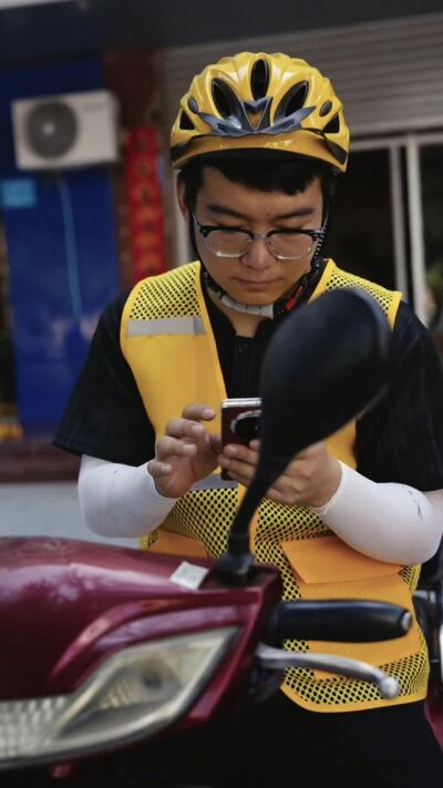 《小城青年之不玩笑婚姻》劇照
