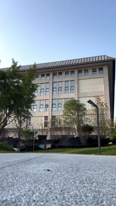 《小城青年之不玩笑婚姻》劇照