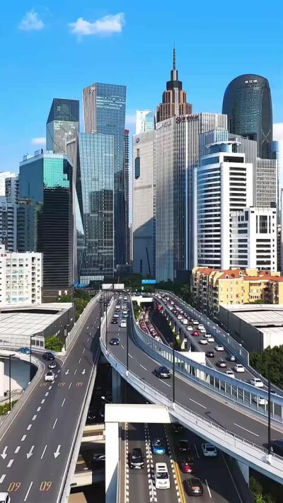 《我回归职场后父子俩急眼了》剧照