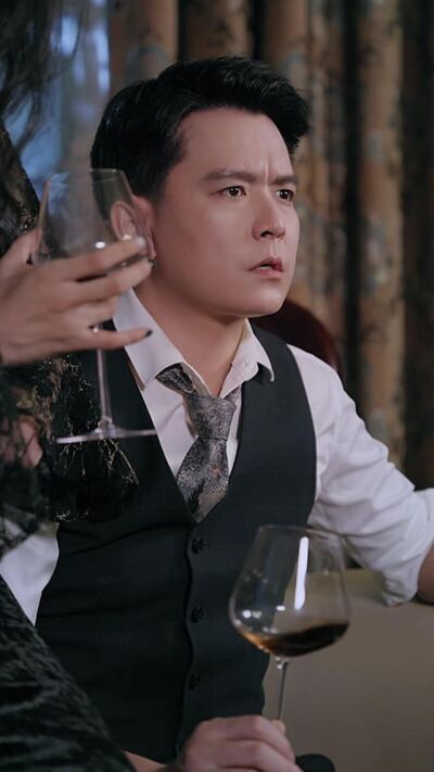《小師妹下山，顧總裝不下去了》劇照