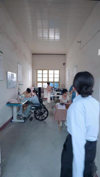 《輪椅上的縫紉機》劇照