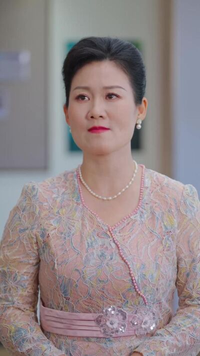 《恋爱脑不舔了，前夫当场慌了》剧照