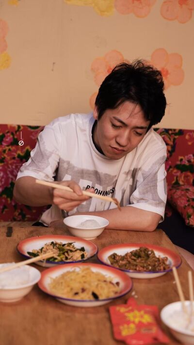 《守着烟火等着你》剧照
