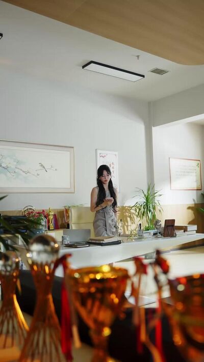 《許諾渝生，姐姐閨蜜竟是我大學教授》劇照