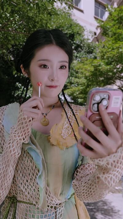 《小師妹下山，顧總裝不下去了》劇照