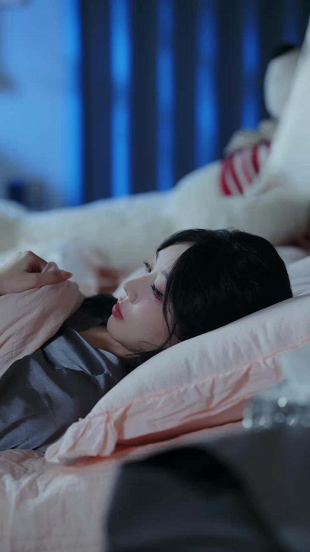 《許諾渝生，姐姐閨蜜竟是我大學教授》劇照