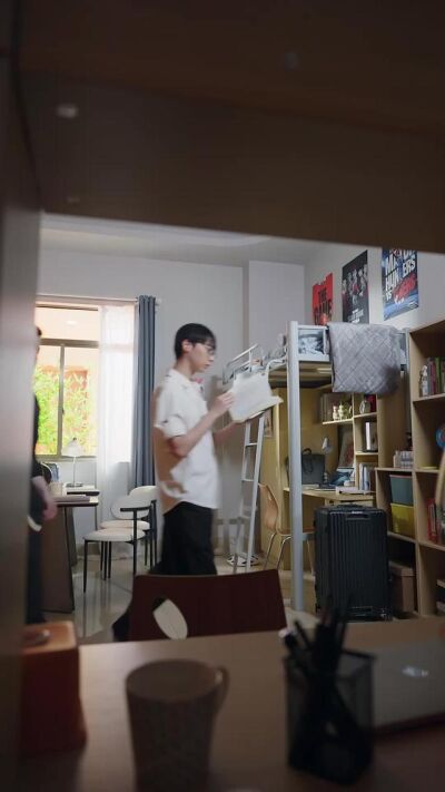 《許諾渝生，姐姐閨蜜竟是我大學教授》劇照