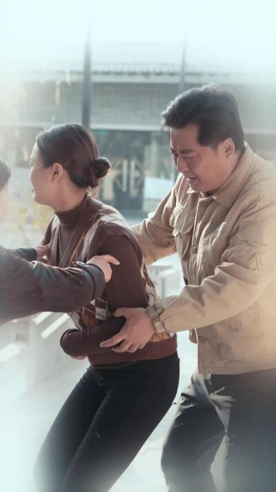 《不入围城》剧照