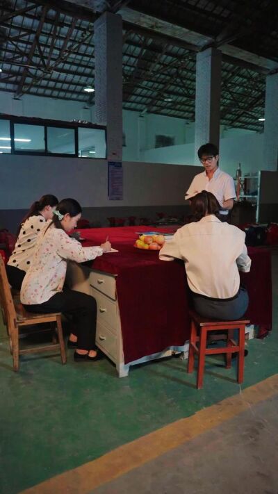 《磕頭機：我爸是油田工人》劇照