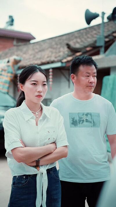 《谁说我穷了》剧照