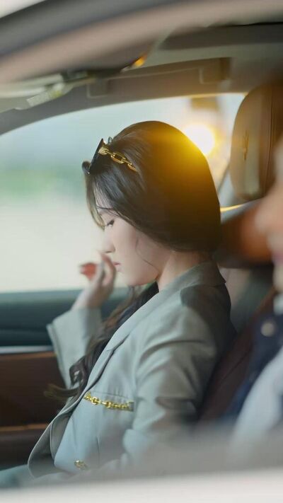 《許諾渝生，姐姐閨蜜竟是我大學教授》劇照