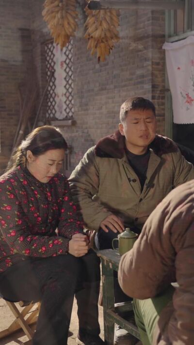 《新婚窗影：爱在谜雾中》剧照