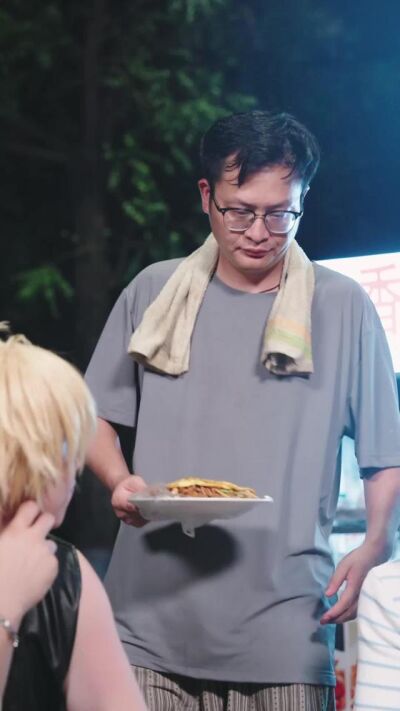 《四个黄毛义父托举我的清北路》剧照