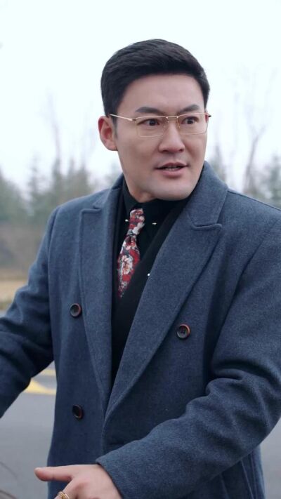 《归来后，她封心锁爱》剧照