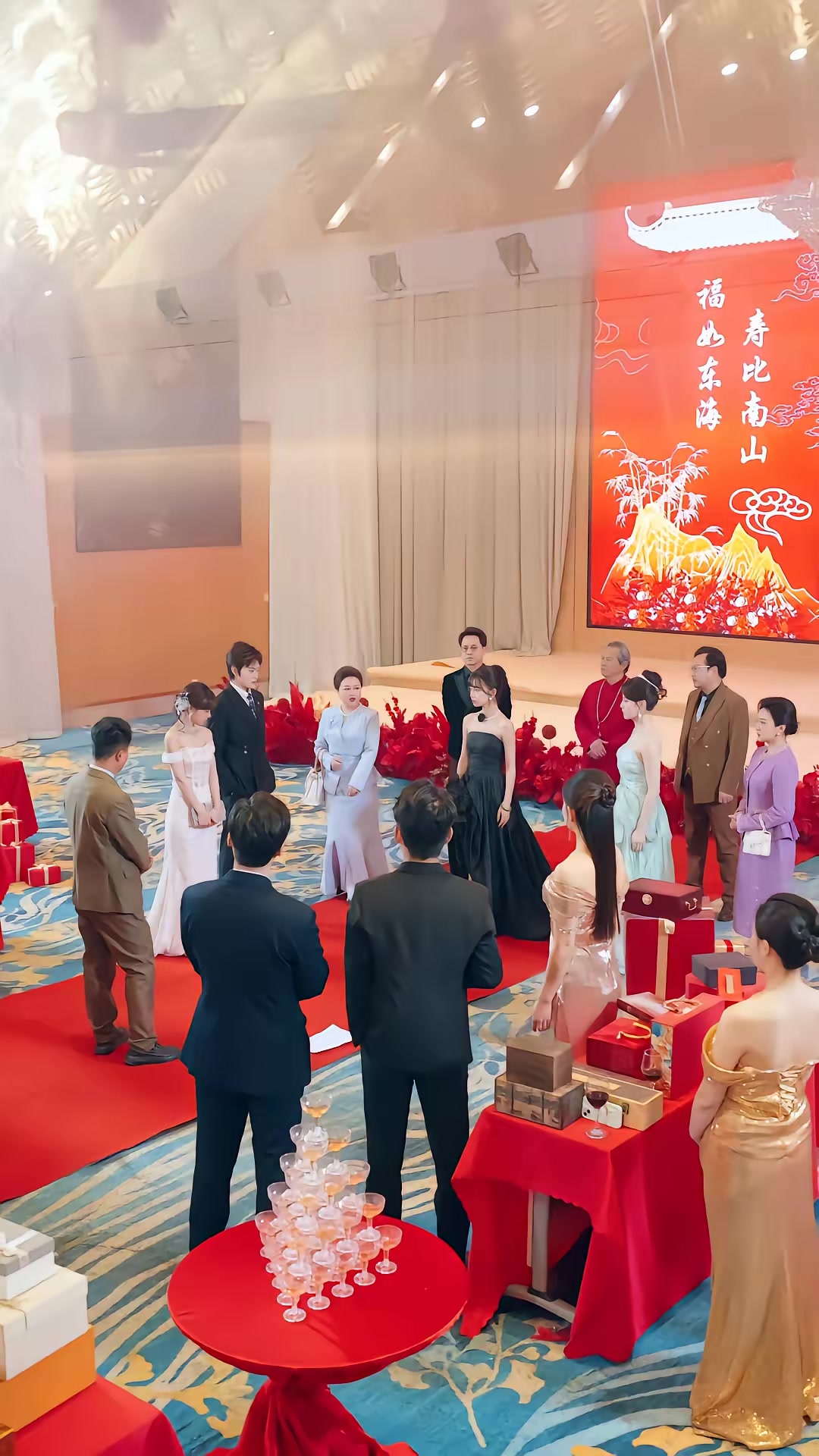 《苟在女配身邊當老大》劇照