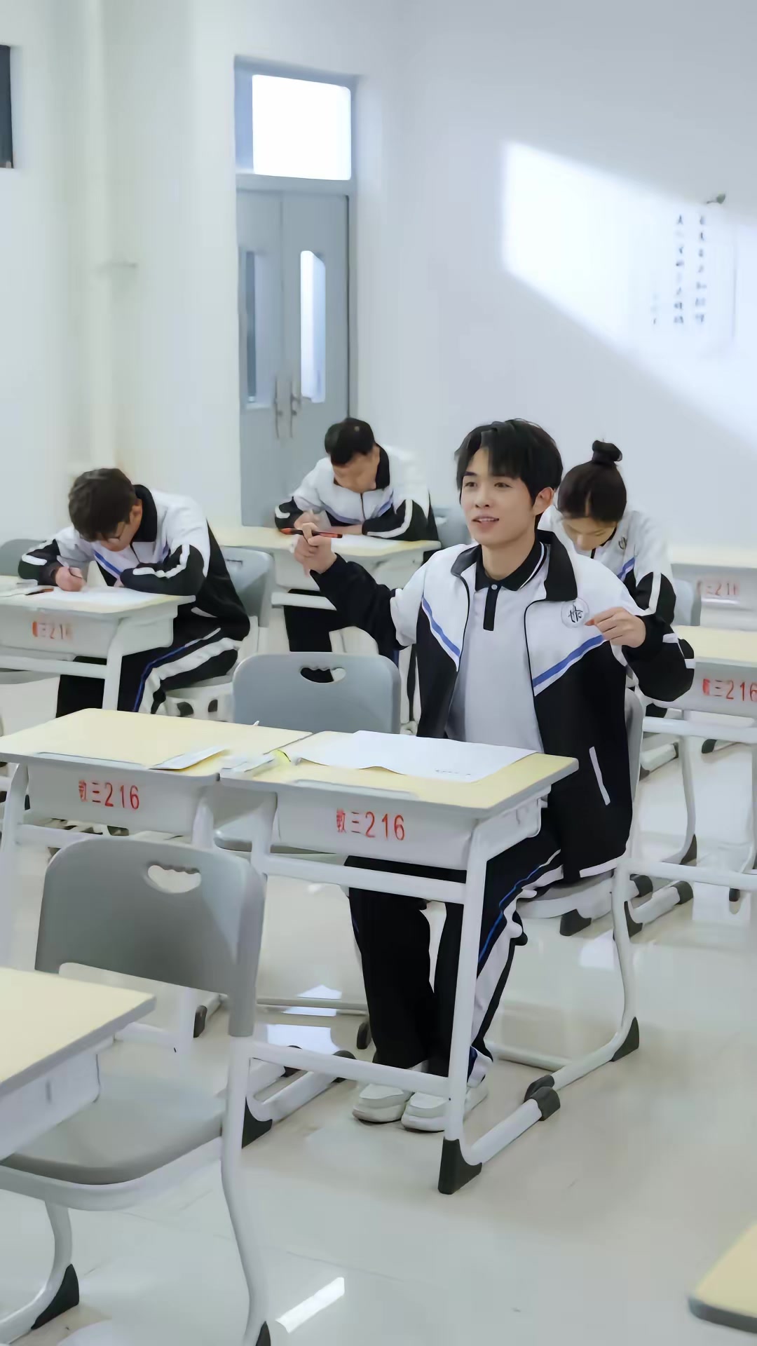 《重启十八岁，38岁系统弥补人生遗憾》剧照