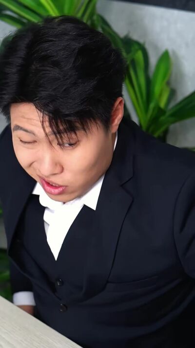《儿子签个合同吧》剧照