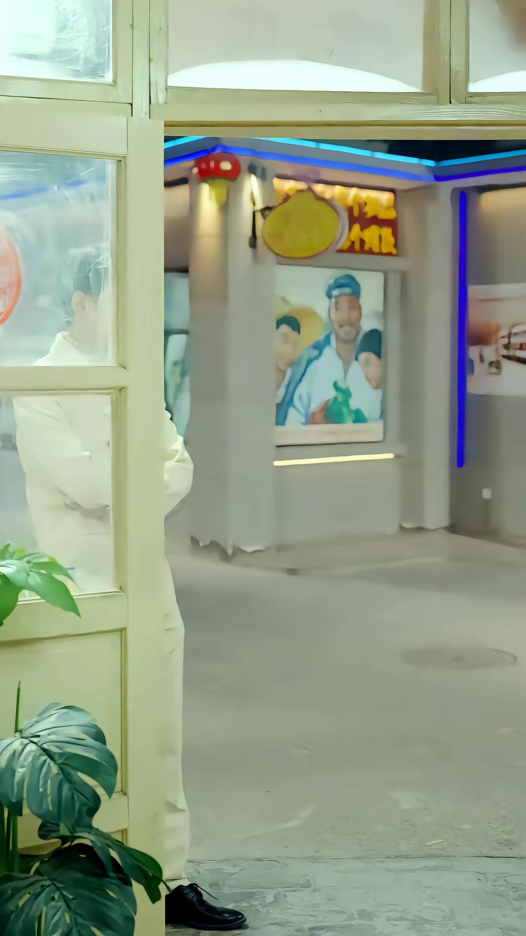《暗金枭雄：开局踹翻恶组长》剧照