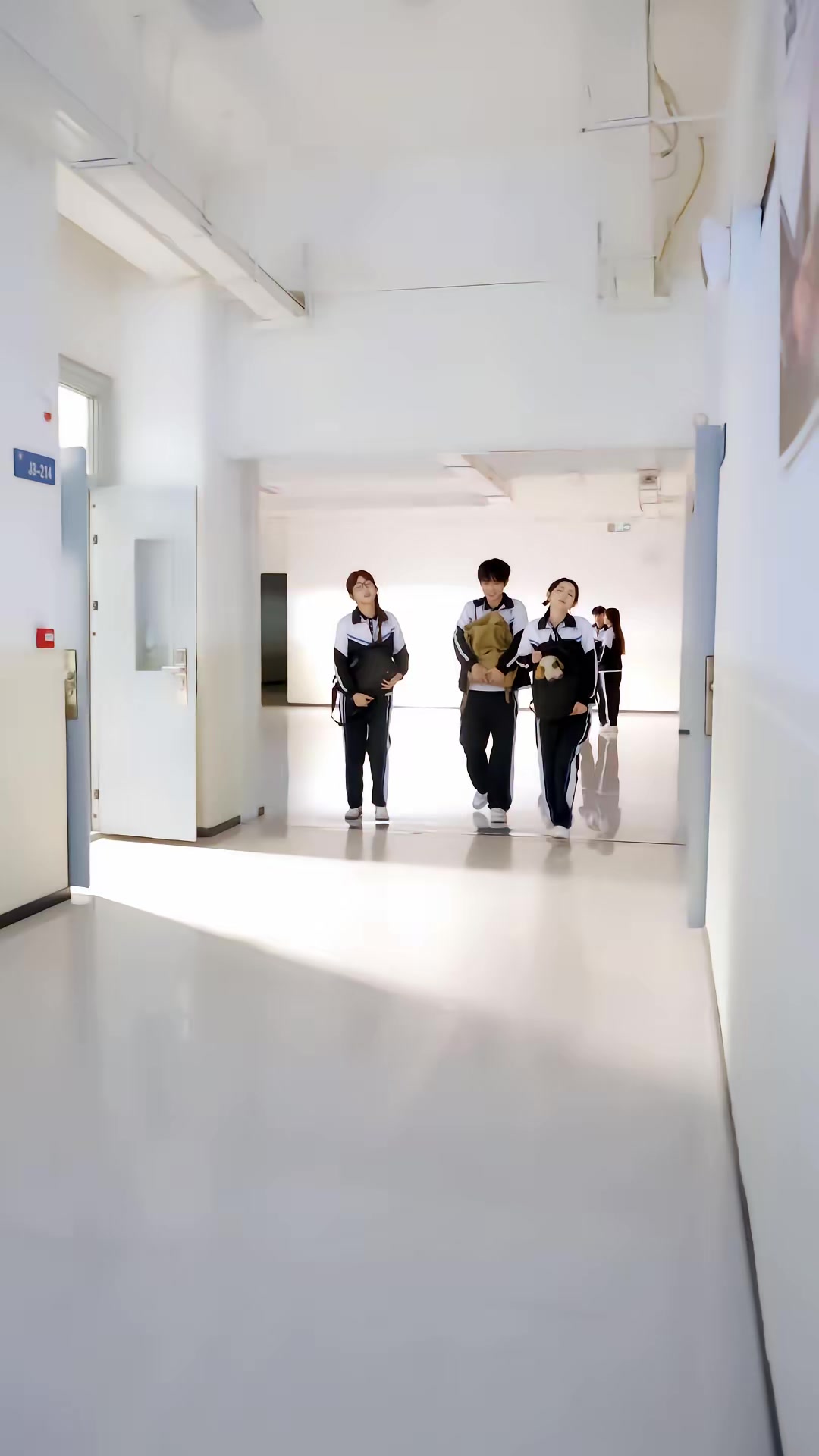 《重启十八岁，38岁系统弥补人生遗憾》剧照