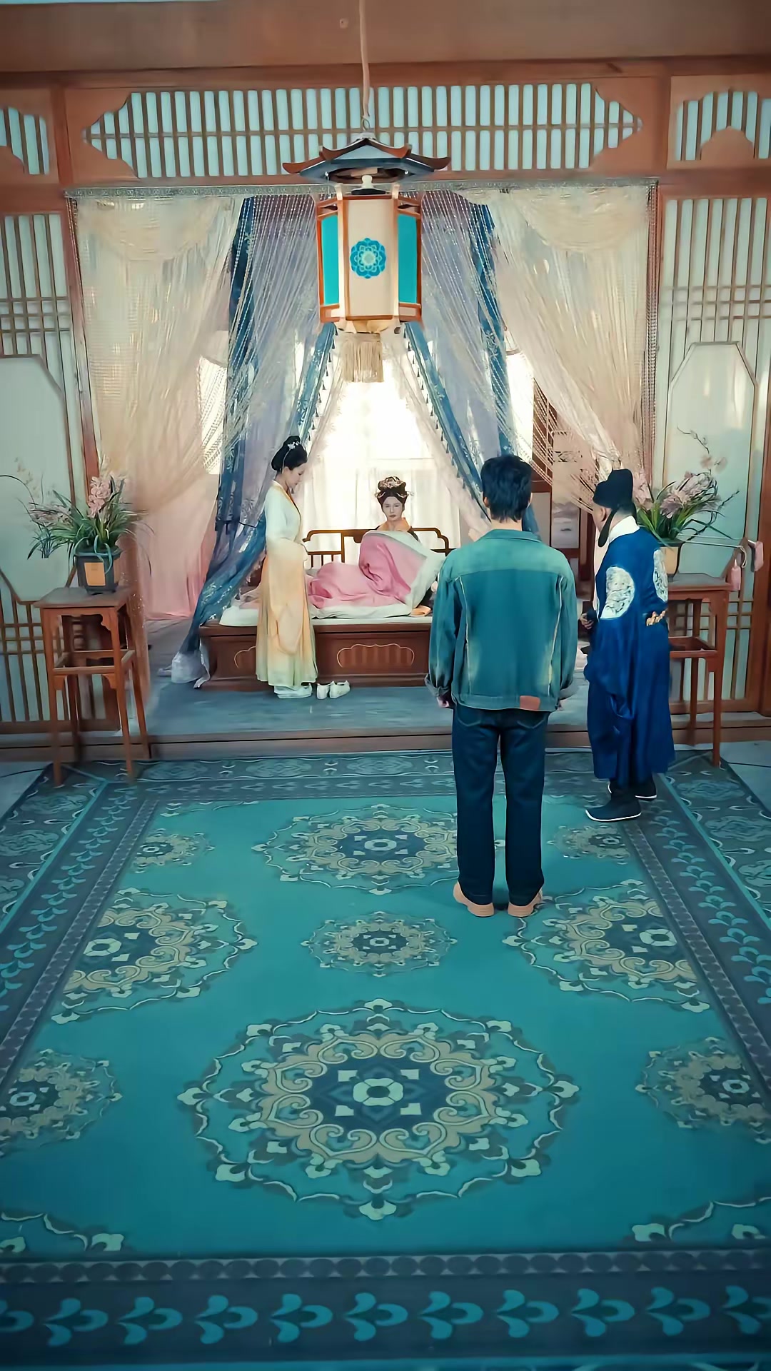 《小賣部通古代，開局女帝舔冰淇淋》劇照