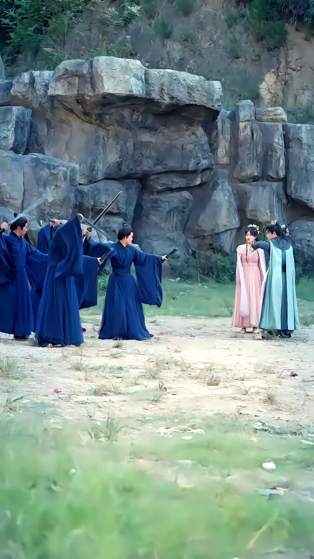 《我和美女結拜就變強，四海之內皆兄妹》劇照