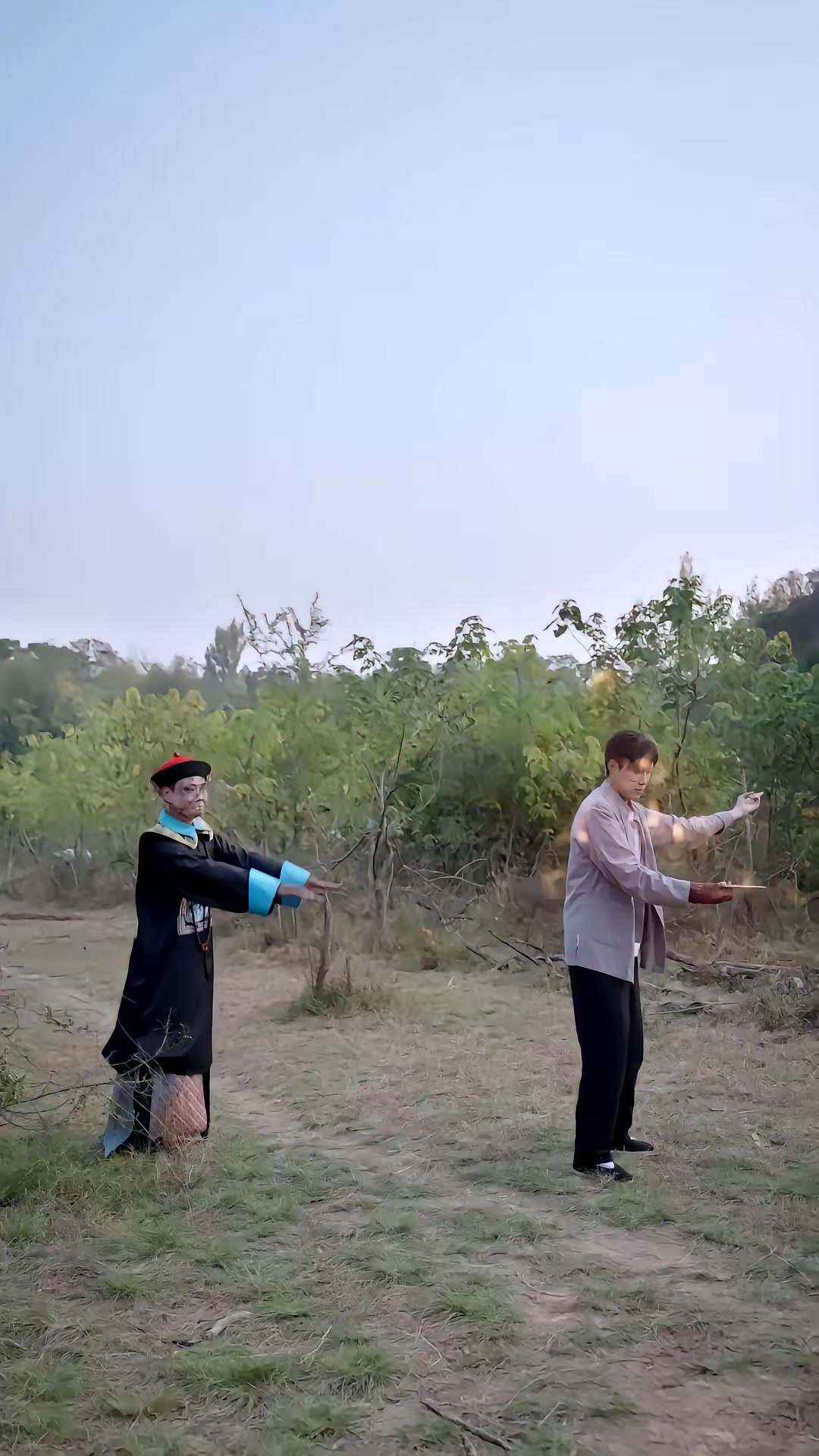 《僵尸世界，我收僵尸就变强》剧照