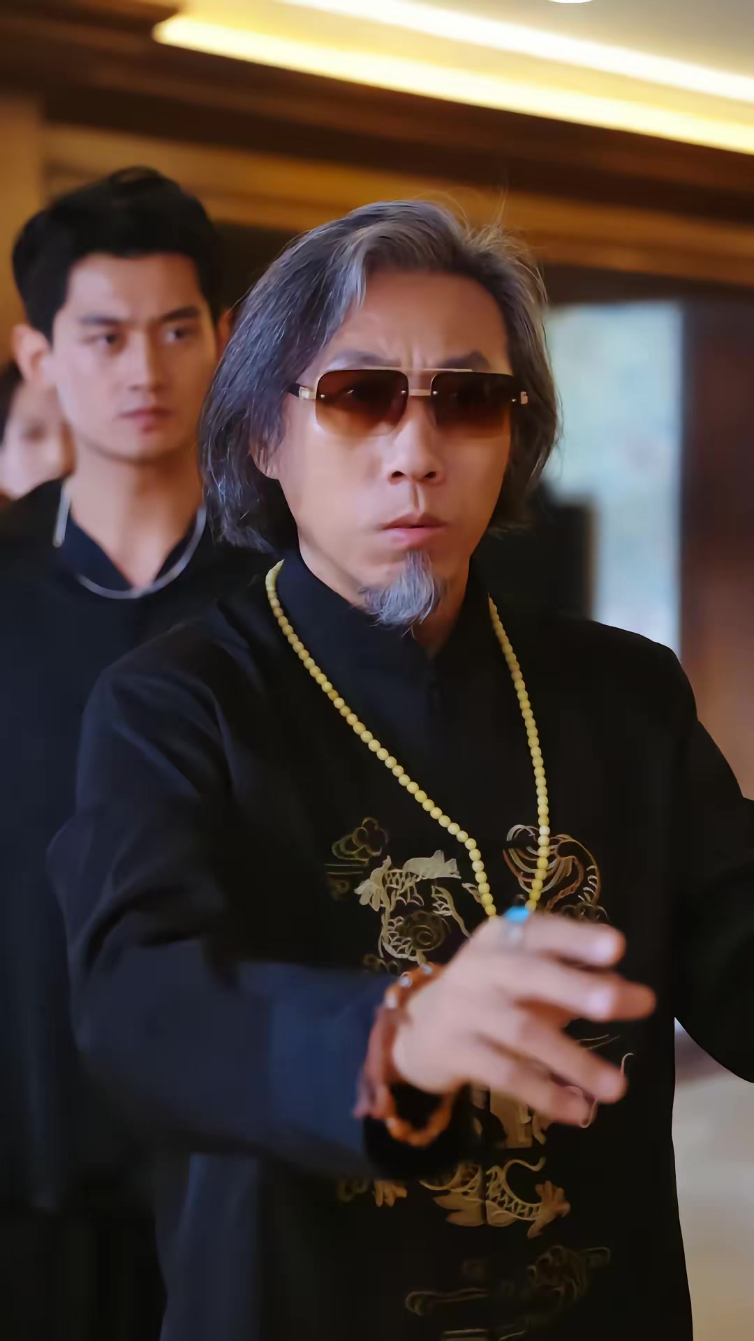 《美少妇携痞帅护宝智降群魔》剧照