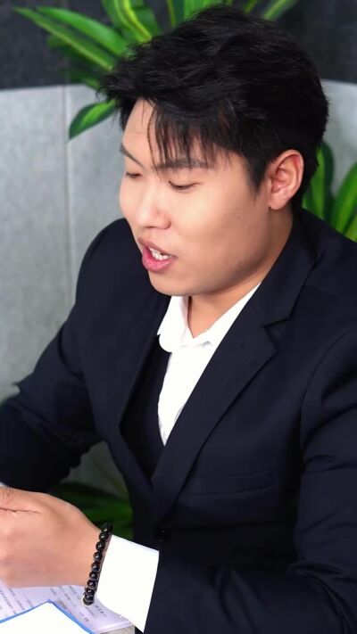 《儿子签个合同吧》剧照