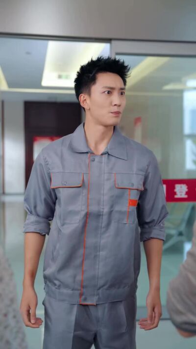 《回家认亲当天，爸妈正在闹离婚》剧照
