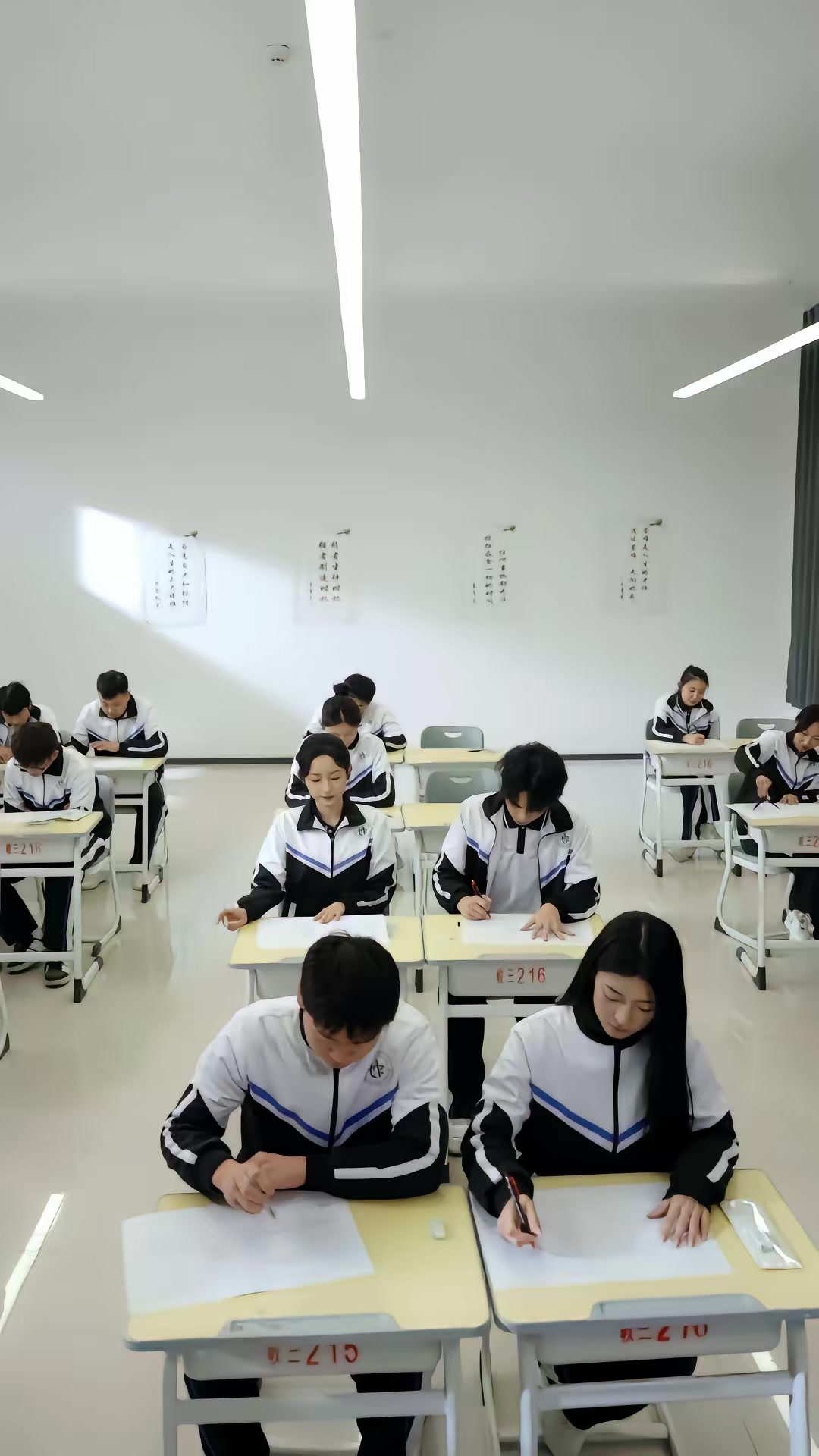 《重启十八岁，38岁系统弥补人生遗憾》剧照