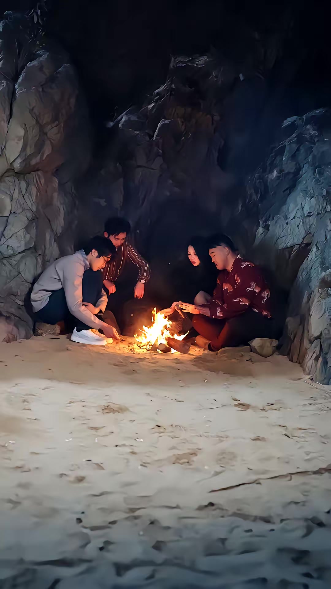 《和校花的海岛求生》剧照