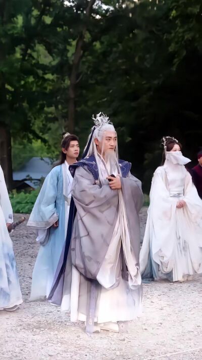 《师叔祖沉睡万年醒来后出手了》剧照