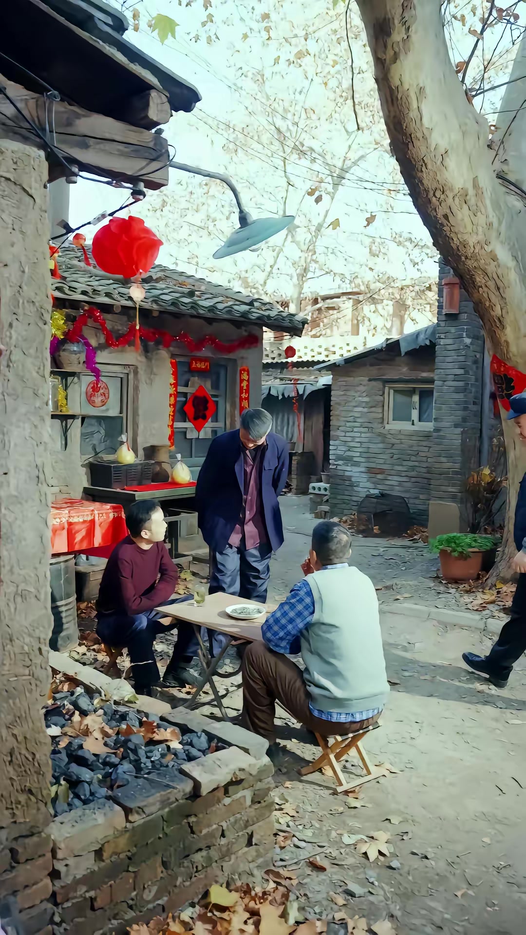 《暗金枭雄：开局踹翻恶组长》剧照