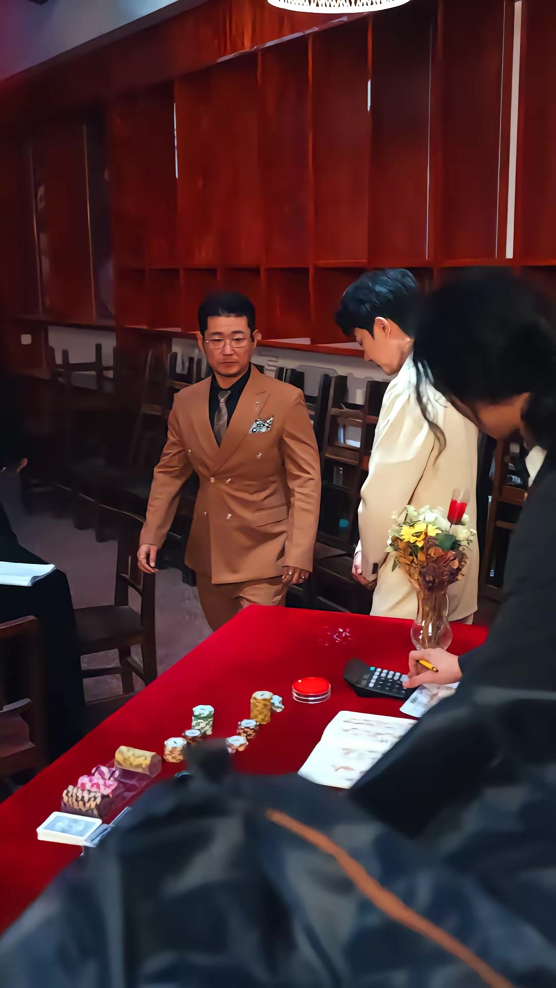 《暗金梟雄：開局踹翻惡組長》劇照