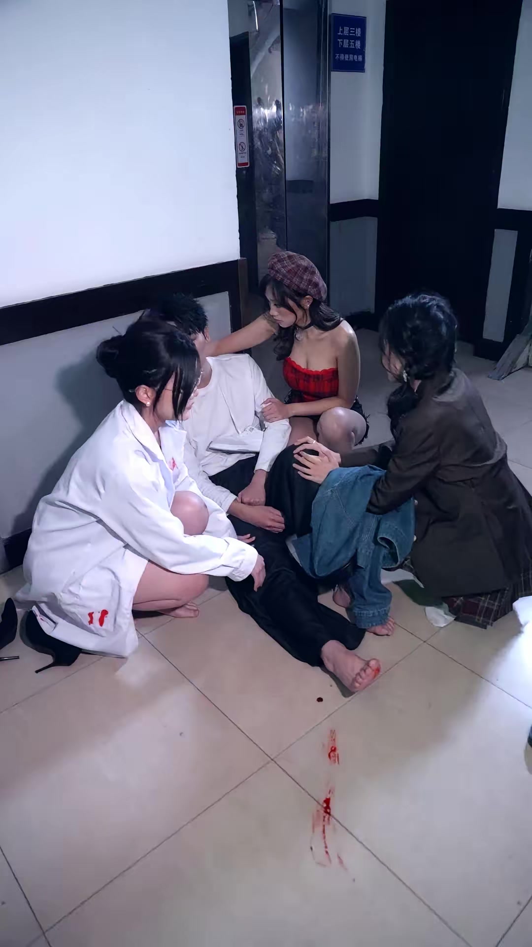 《末日瘴氣，我用布袋逆轉乾坤》劇照
