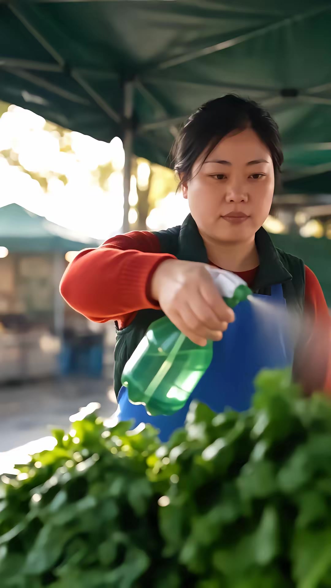 《饥荒绝境，米粒的树洞通未来》剧照