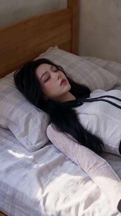 《闪婚捡了个隐藏大佬》剧照