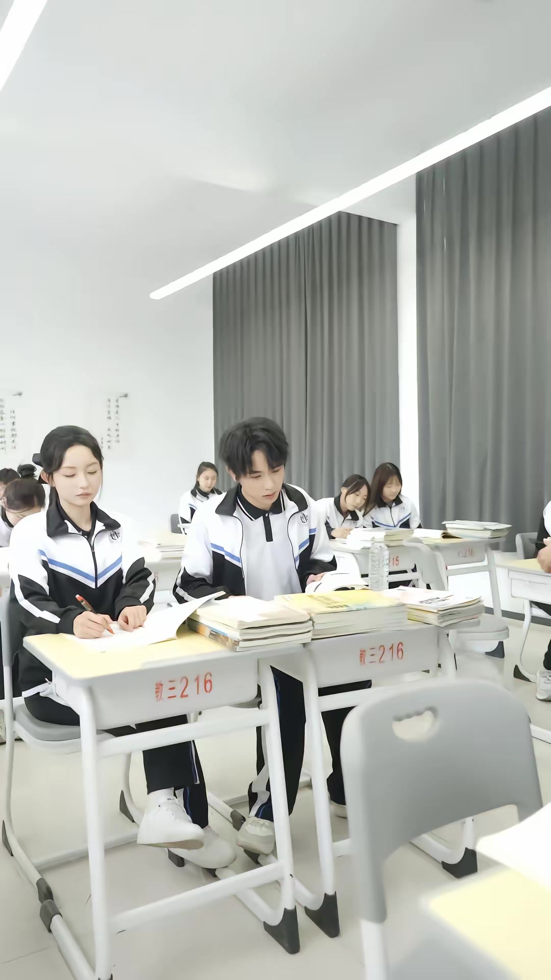 《重启十八岁，38岁系统弥补人生遗憾》剧照