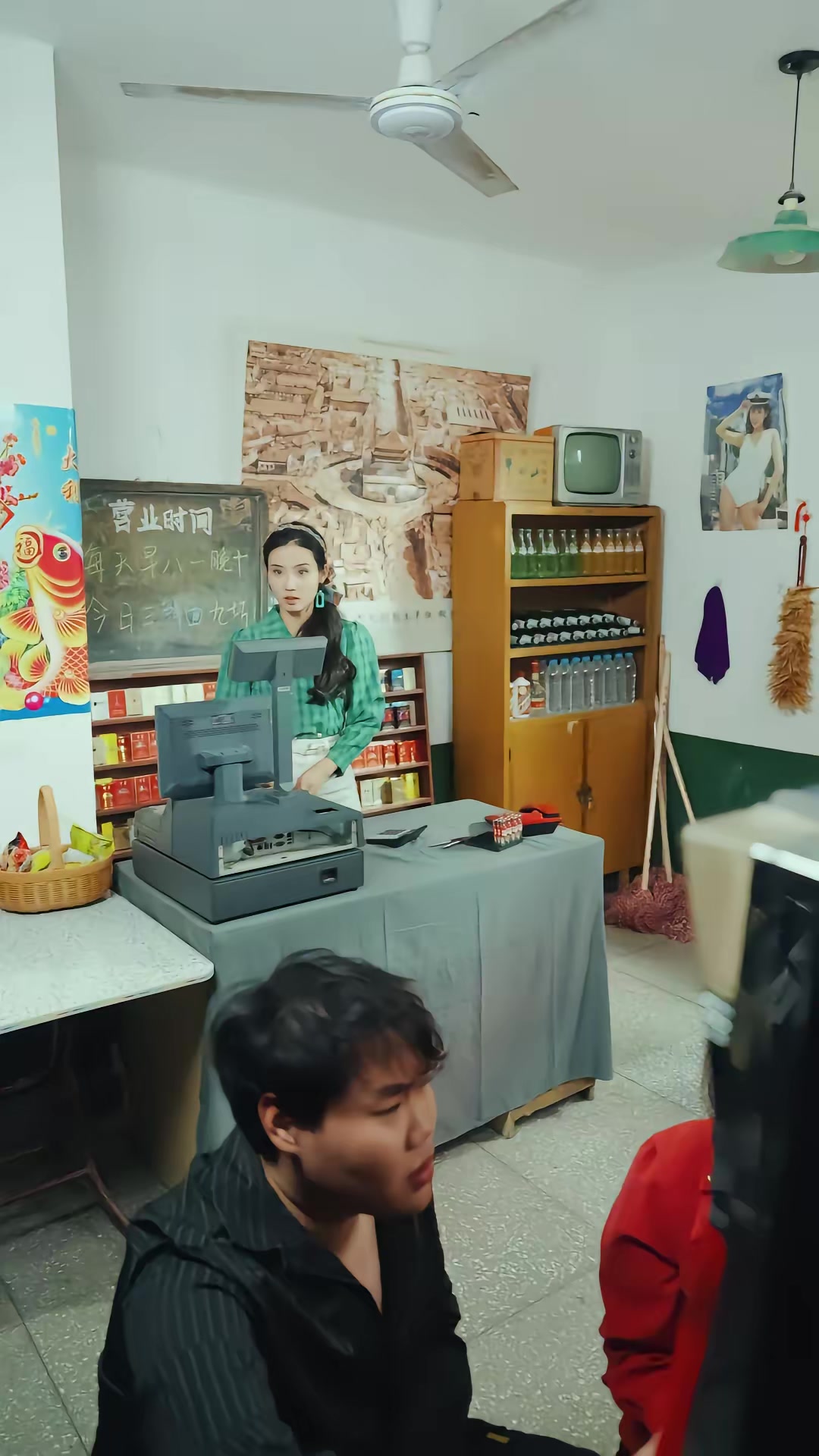 《暗金枭雄：开局踹翻恶组长》剧照