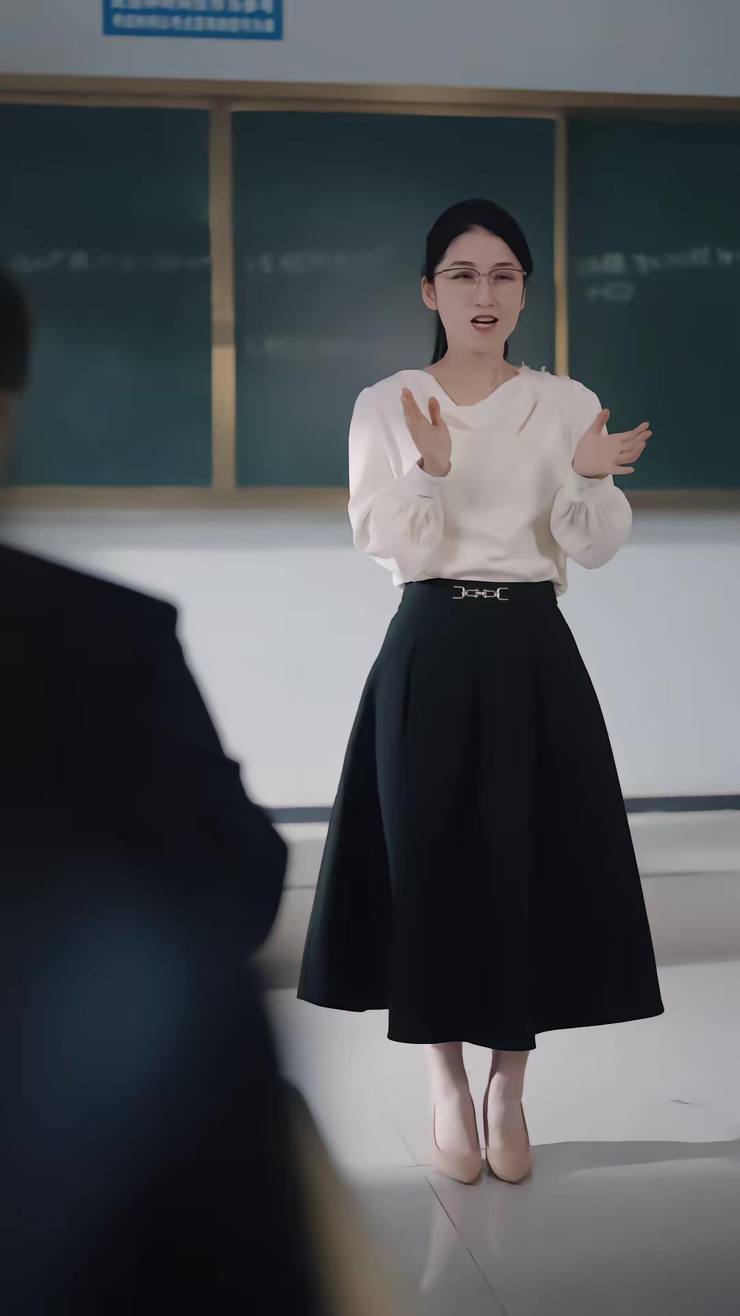 《傲嬌小青梅甜又黏，又在偷看我了》劇照