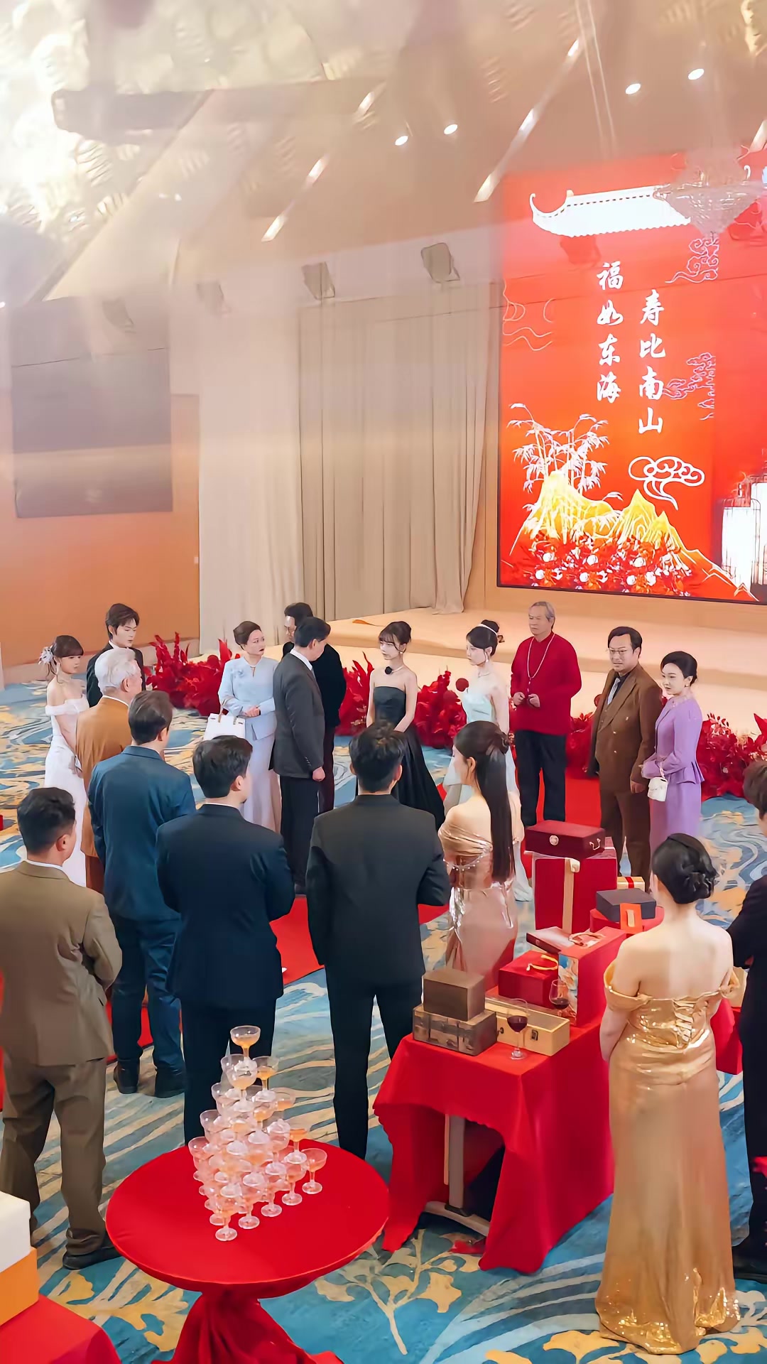 《苟在女配身邊當老大》劇照