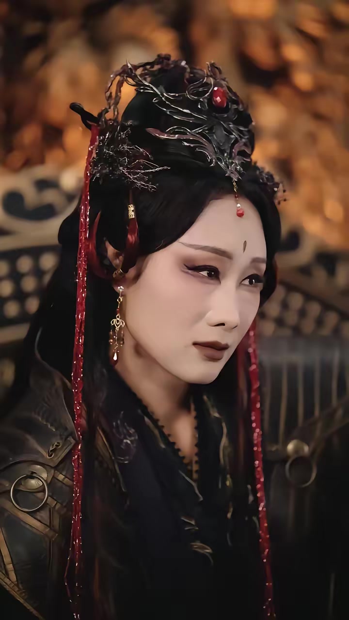 《师叔祖沉睡万年醒来后出手了》剧照