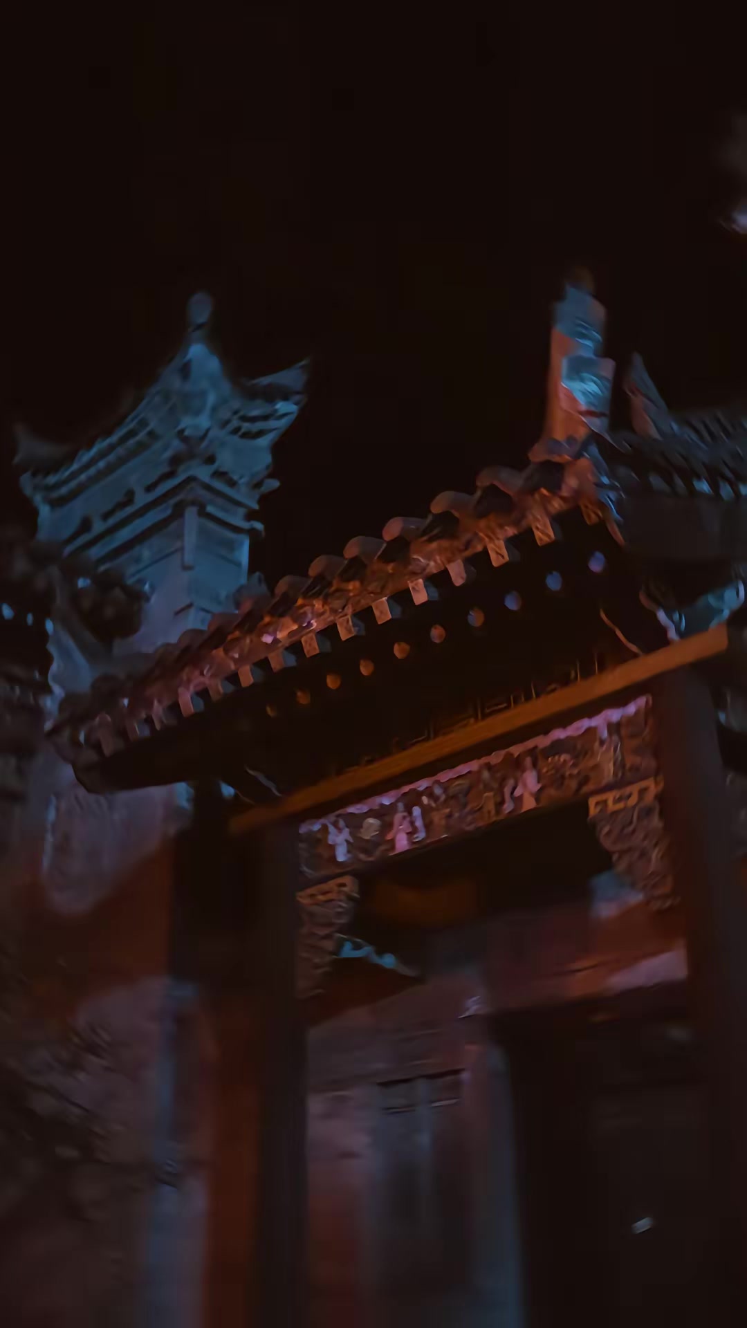 《邪祟迷局：重生少年护校花》剧照
