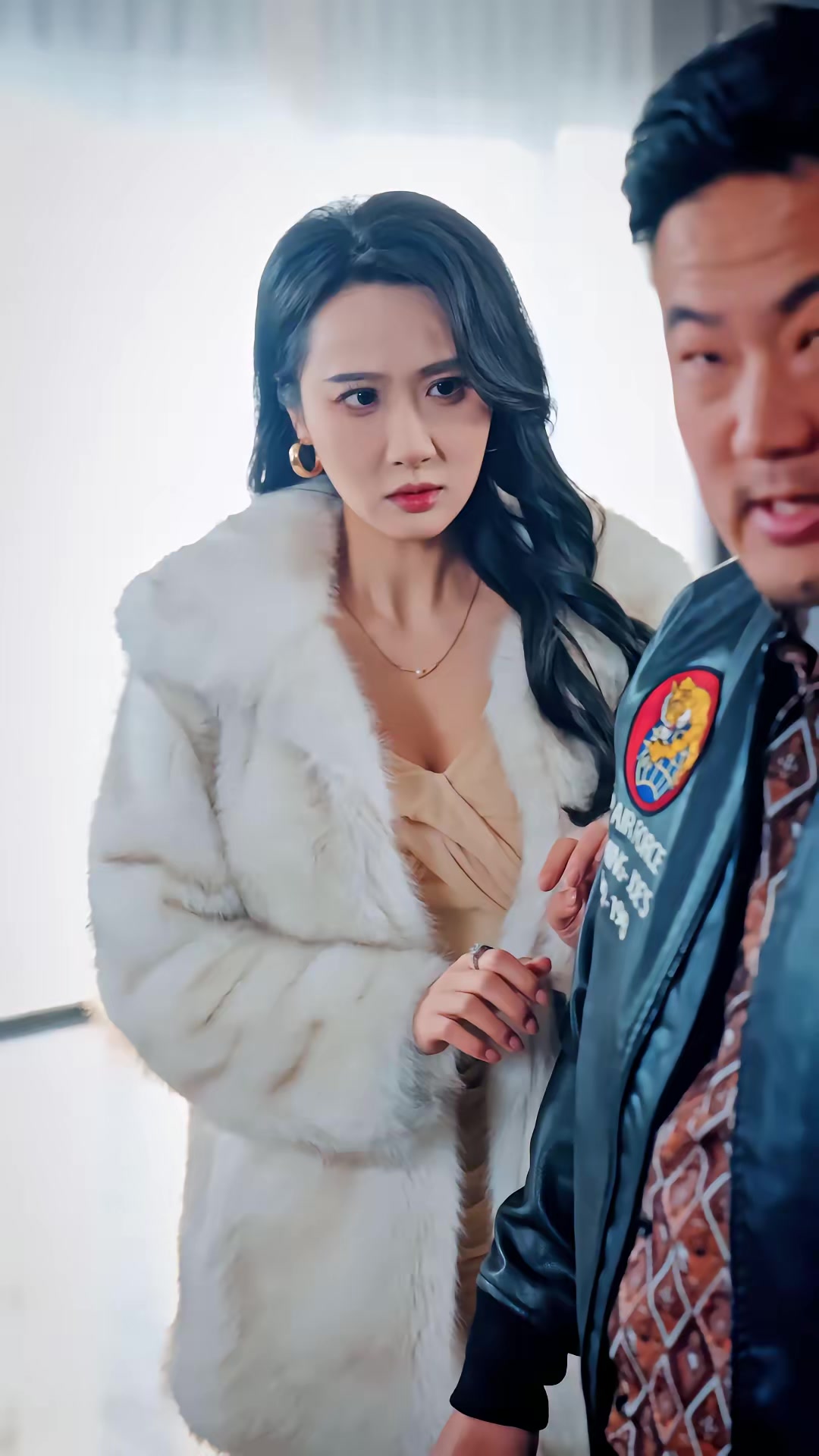 《末世我在卡BUG，你們哭什麼》劇照