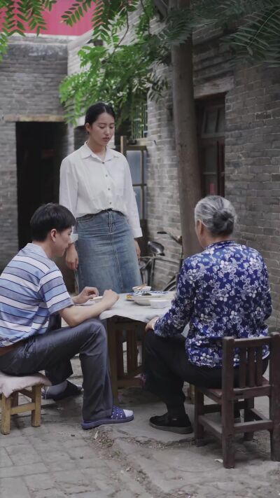 《1999重生新婚夜：我靠缝纫机翻身》剧照