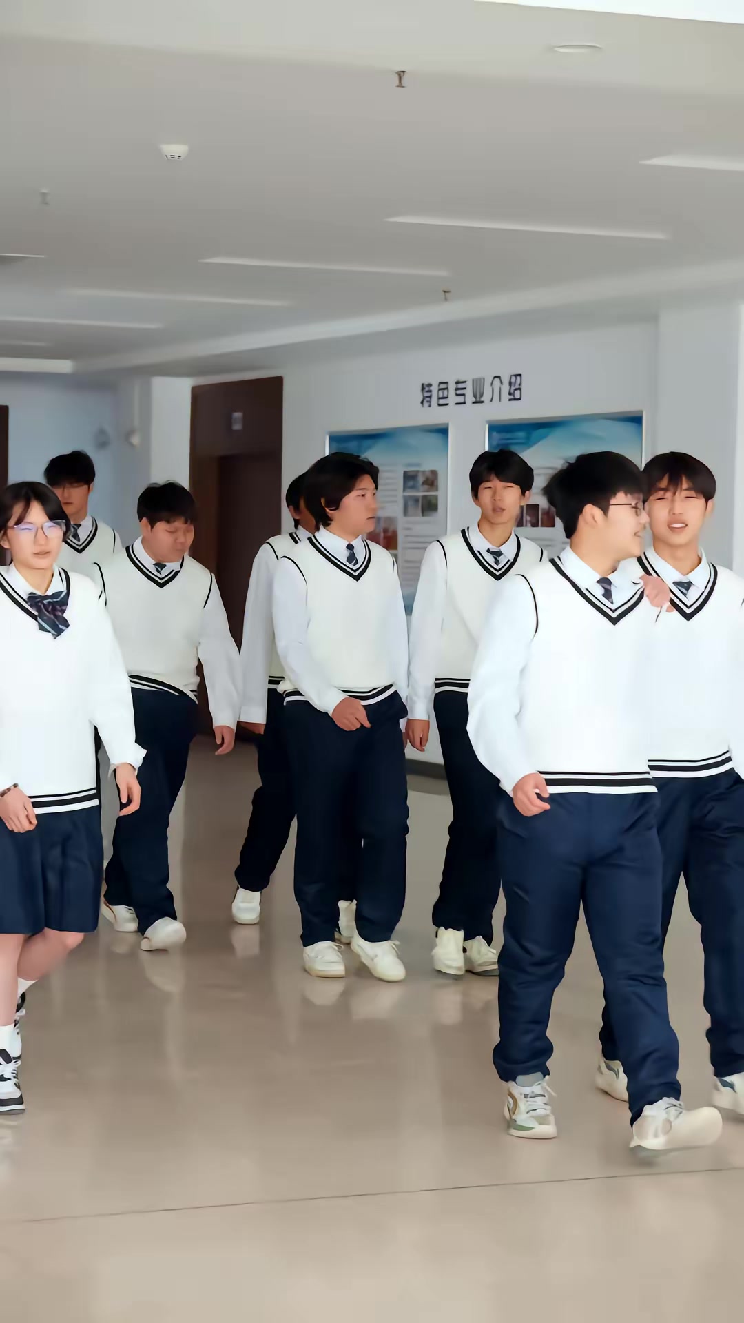 《重回零七後，我靠競賽登頂巔峰》劇照