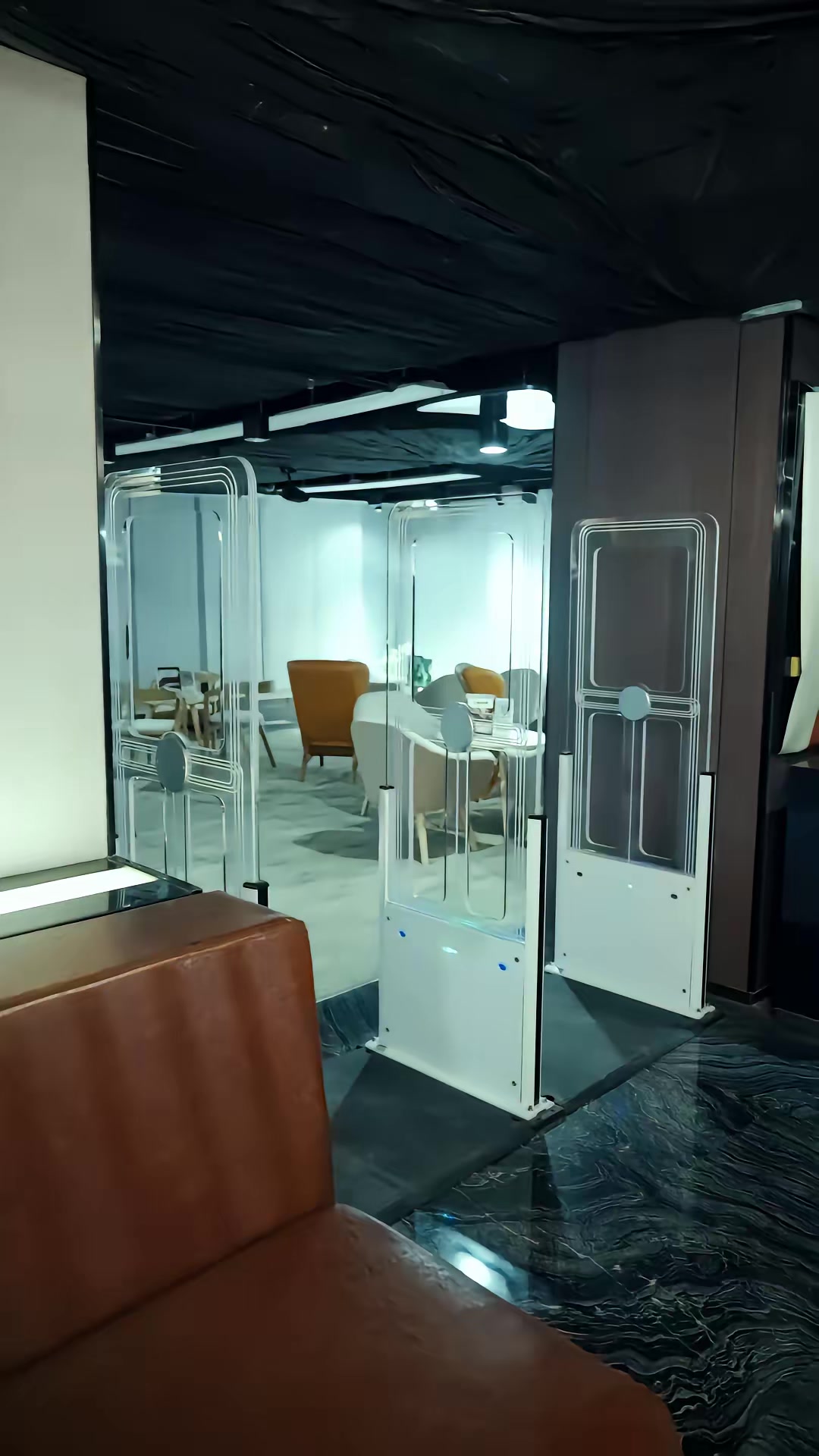 《暗金枭雄：开局踹翻恶组长》剧照